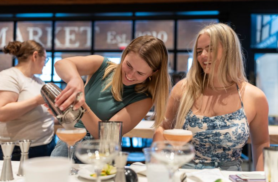 Hands-on Classic Cocktails w/ Mixologist Kate 9.6 6pm